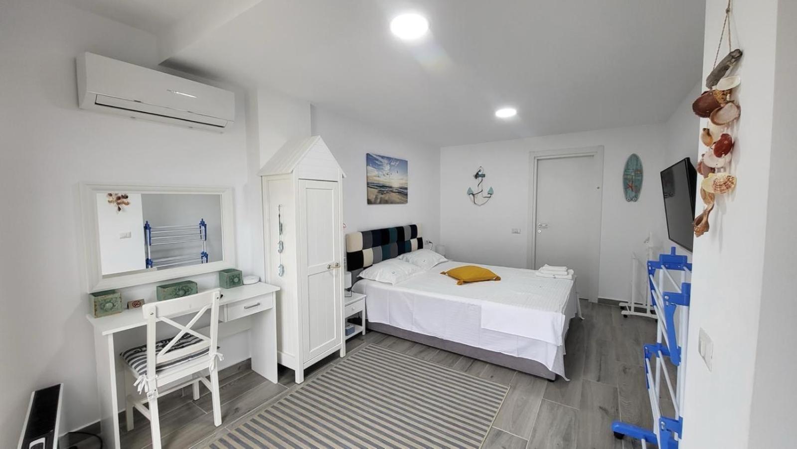 Serenity Sea View Apartment Olimp Kültér fotó
